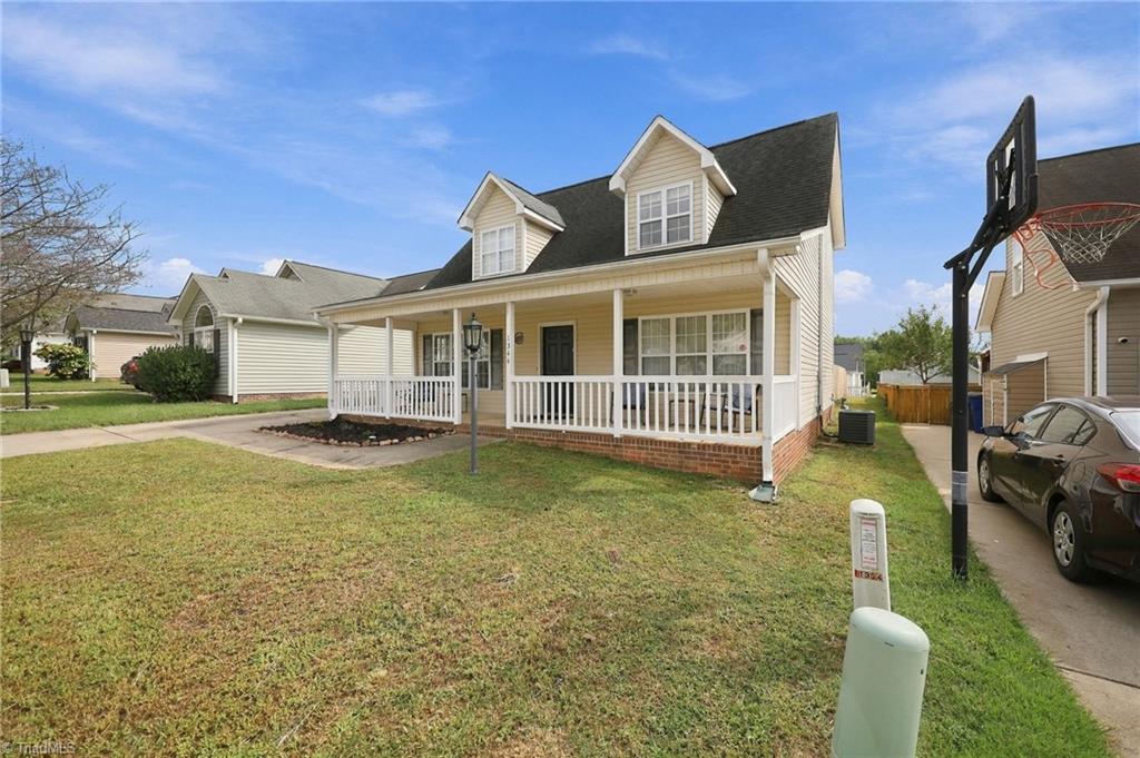 Photo of 1344 Lighthouse Lane, Winston-Salem, NC 27127 (MLS # 1236426)