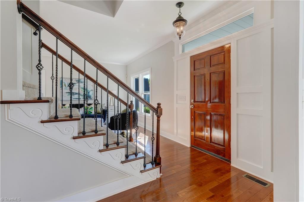 16 Brookglen Drive