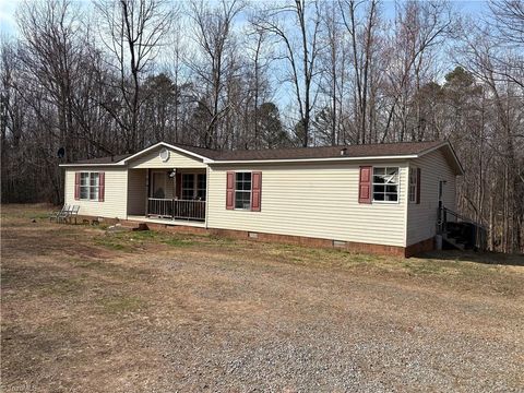 Homes For Sale - 125 Maple Hollow Road<br/> Mount Airy, NC 27030