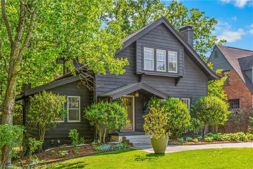 Photo of 413 Edgedale Drive, High Point, NC 27262 (MLS # 1217755)