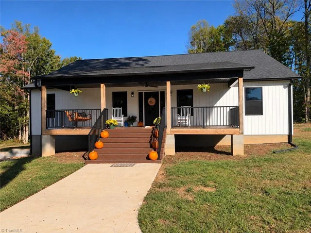 1075 Piney Mountain Road, Walnut Cove, NC, 27052