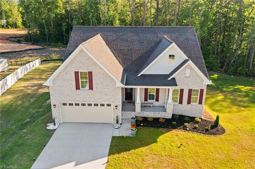 Photo of 293 Vine Ridge Drive, Winston-Salem, NC 27127 (MLS # 1221981)