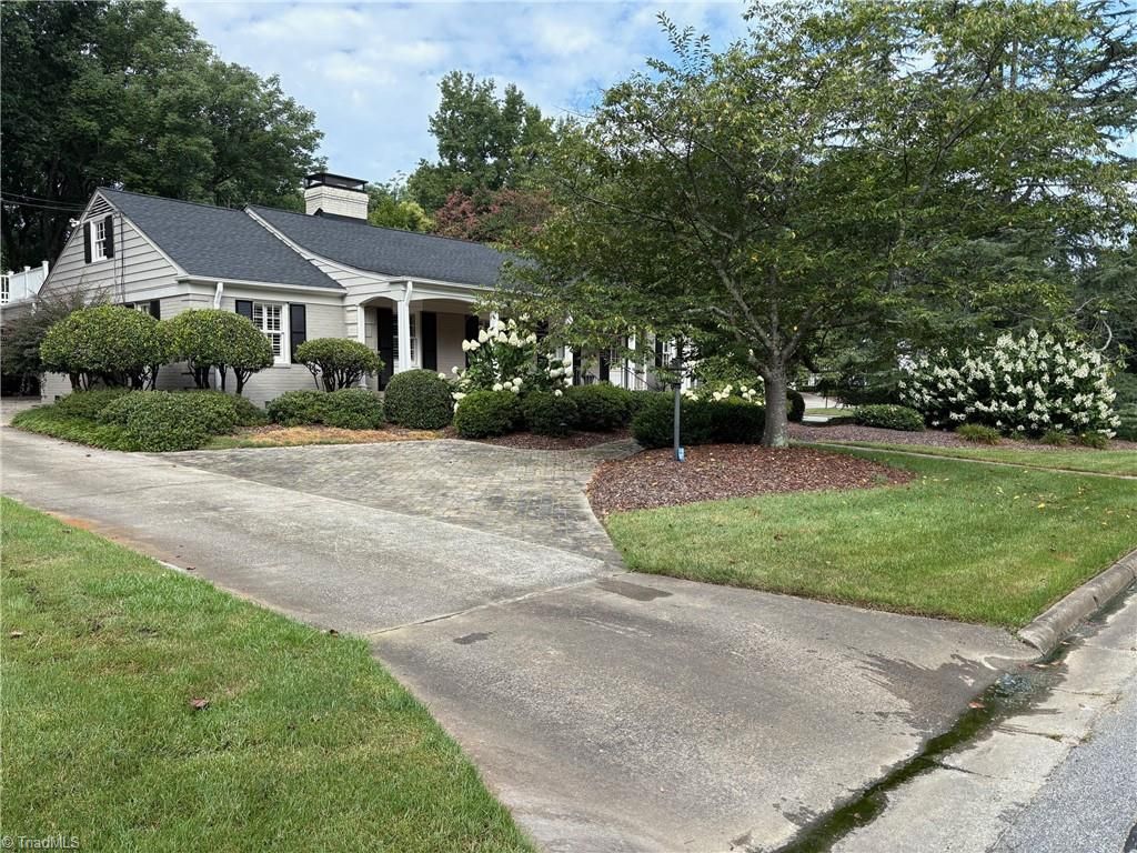 Photo of 609 Elmwood Drive, Greensboro, NC 27408 (MLS # 1207727)