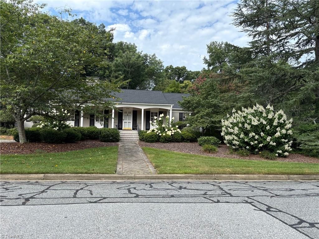 Photo of 609 Elmwood Drive, Greensboro, NC 27408 (MLS # 1207727)