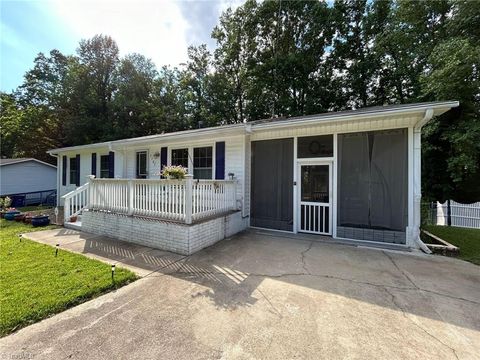 Single Family Residence in Winston Salem NC 5767 Antietam Drive 1.jpg