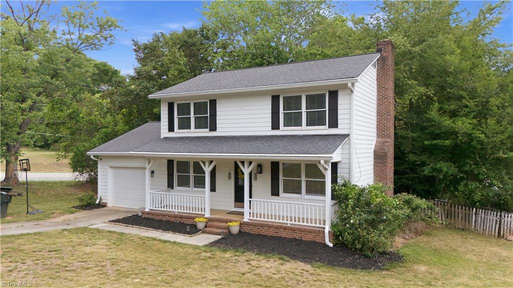 Photo of 5404 North Oaks Drive, Greensboro, NC 27455 (MLS # 1237027)