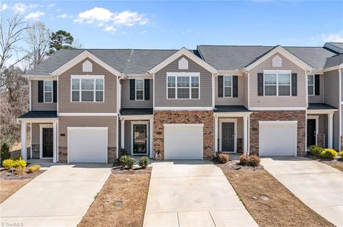 Townhouse For Sale - 2317 Lily Drive<br/> Haw River, NC 27258