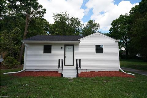 Single Family Residence in Greensboro NC 2903 Dexter Avenue 1.jpg