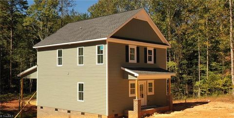 Photo of 856 Ponderosa Heights Place, Asheboro, NC 27205 (MLS # 1198519)