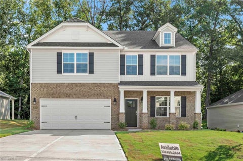 Homes For Sale - 3001 Middle Creek Lane<br/> Greensboro, NC 27405