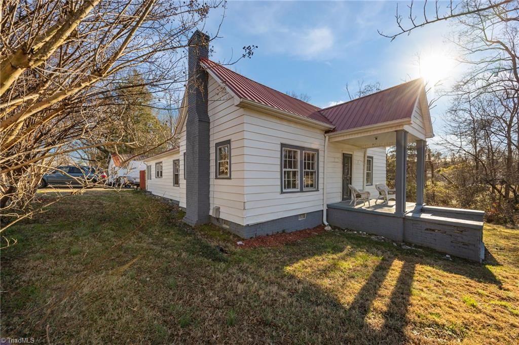 Photo of 801 Whitsett Avenue, Gibsonville, NC 27249 (MLS # 1206544)