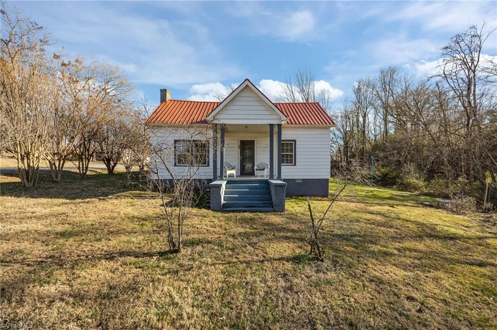 Photo of 801 Whitsett Avenue, Gibsonville, NC 27249 (MLS # 1206544)