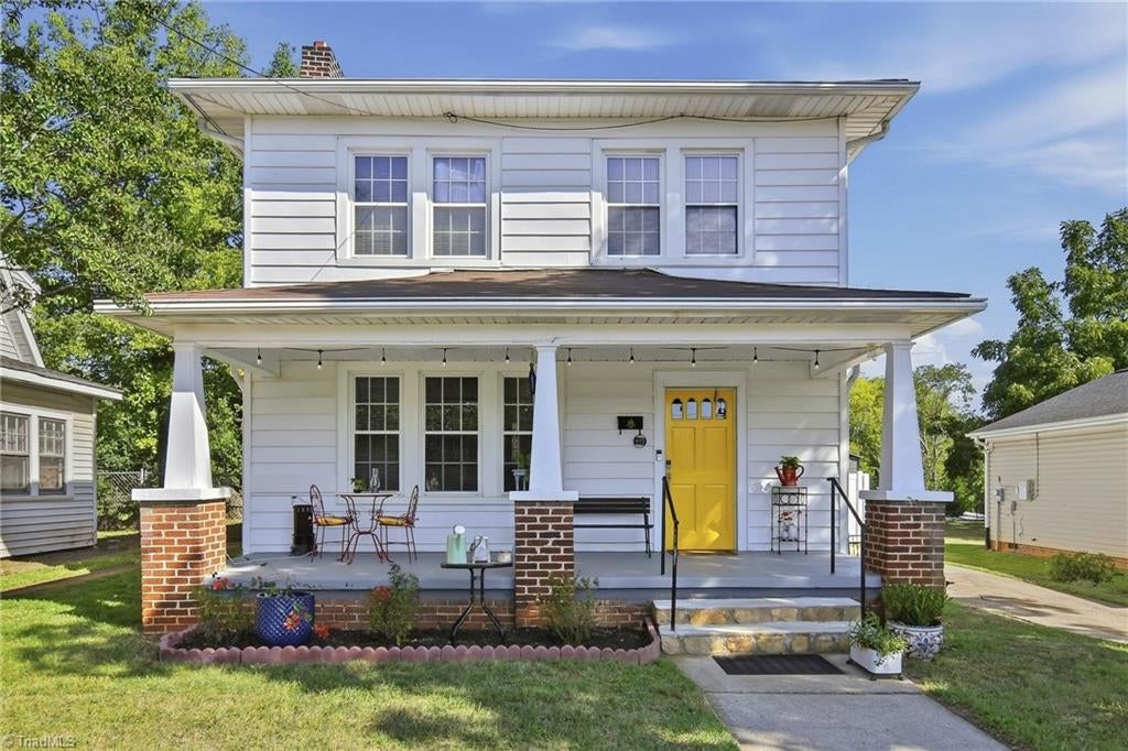 Photo of 415 W 25th Street, Winston-Salem, NC 27105 (MLS # 1236398)