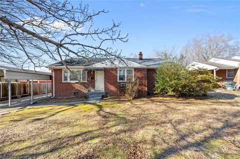 504 Walker Avenue Graham NC 27253