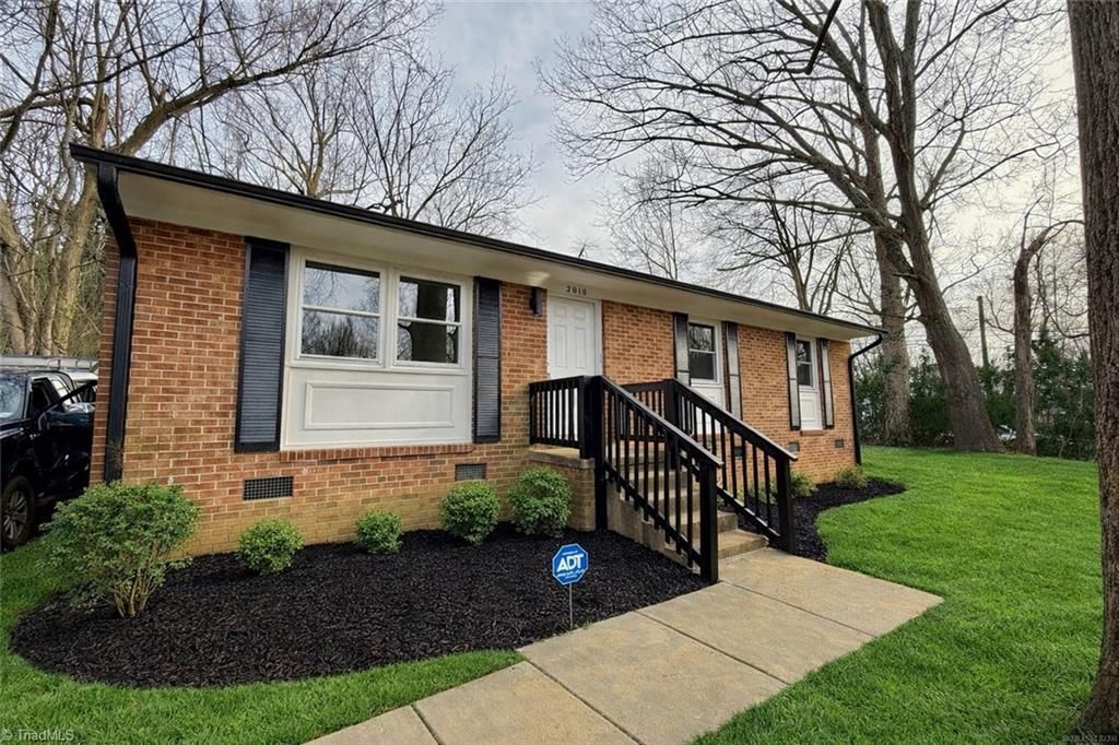 Photo of 2010 Sharonbrook Drive, Greensboro, NC 27405 (MLS # 1211304)