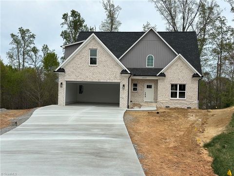 A home in Clemmons