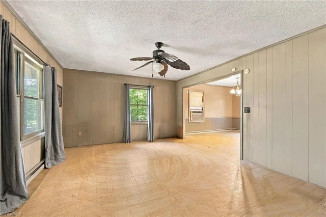 2321 Race Track Road, photo 5 of 36