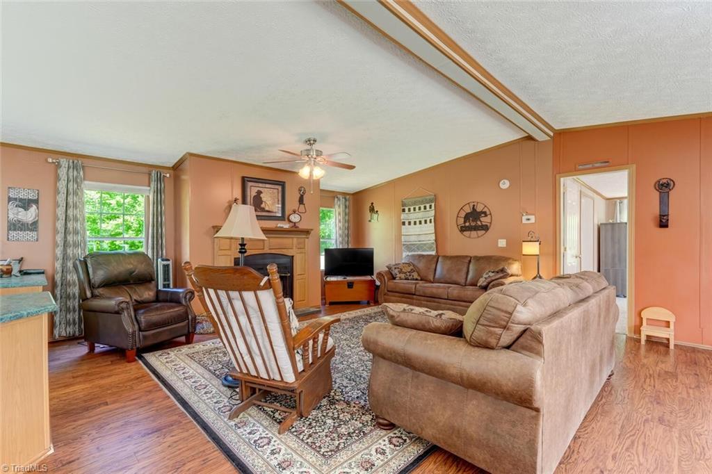 1112 Wagonwheel Road, Reidsville, North Carolina image 13