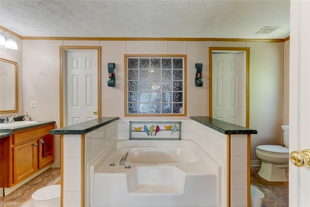 1112 Wagonwheel Road, Reidsville, North Carolina image 26