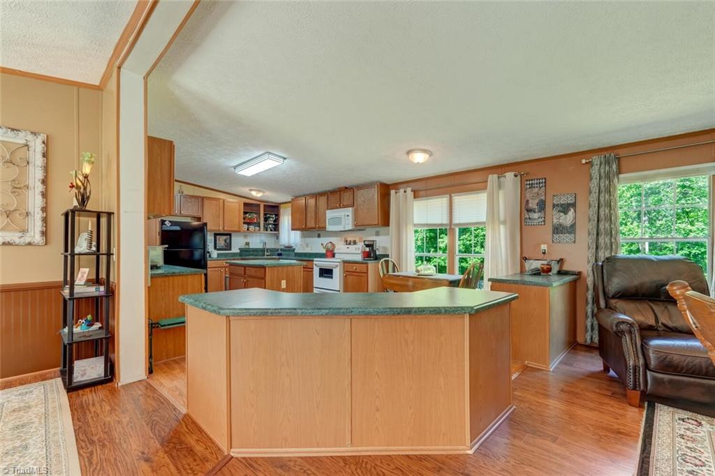 1112 Wagonwheel Road, Reidsville, North Carolina image 16