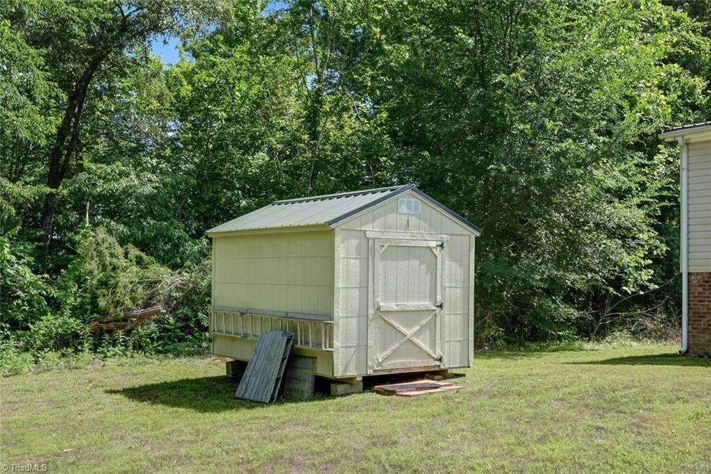 1112 Wagonwheel Road, Reidsville, North Carolina image 33