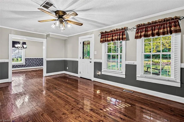 4771 Silverwood Lane, photo 5 of 29