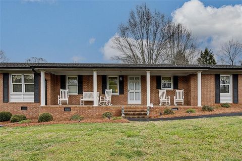 Homes For Sale - 411 Kimrey Street<br/> Ramseur, NC 27316