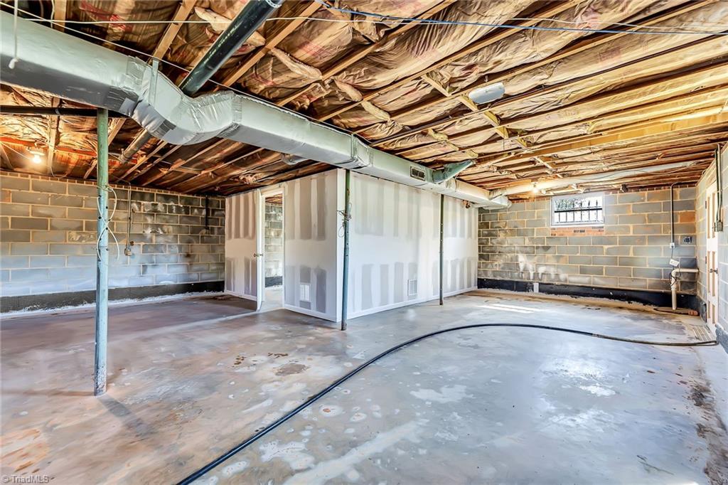 Photo 43 of 46 of 4960 Boiling Springs Road house