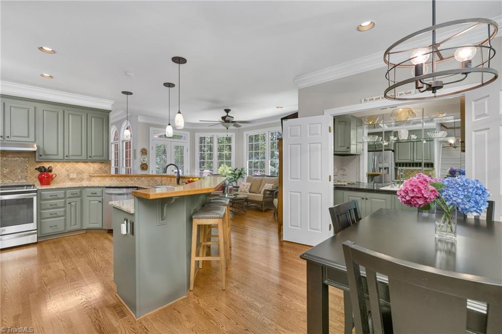 Lewisville, North Carolina 27023, United States, 4 Bedrooms Bedrooms, ,5 BathroomsBathrooms,Residential,Pending,155160