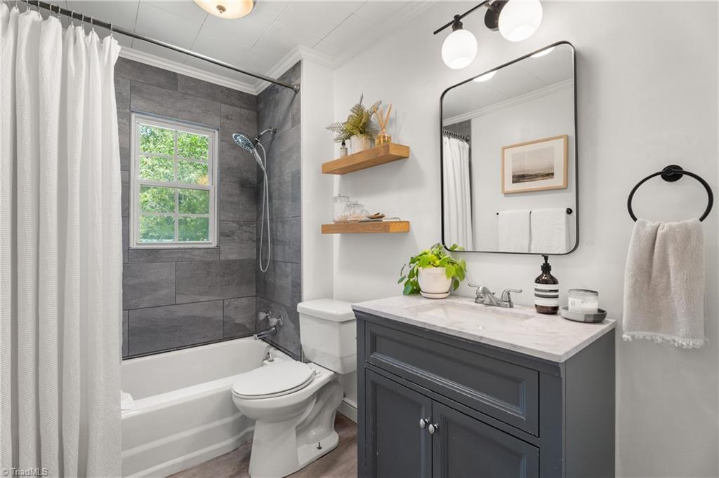 Winston-Salem, North Carolina 27104, United States, 2 Bedrooms Bedrooms, ,2 BathroomsBathrooms,Residential,Pending,160457