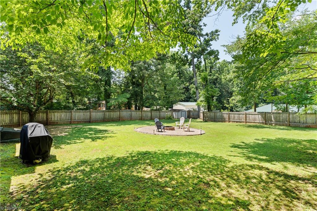 Winston-Salem, North Carolina 27104, United States, 2 Bedrooms Bedrooms, ,2 BathroomsBathrooms,Residential,Pending,160457