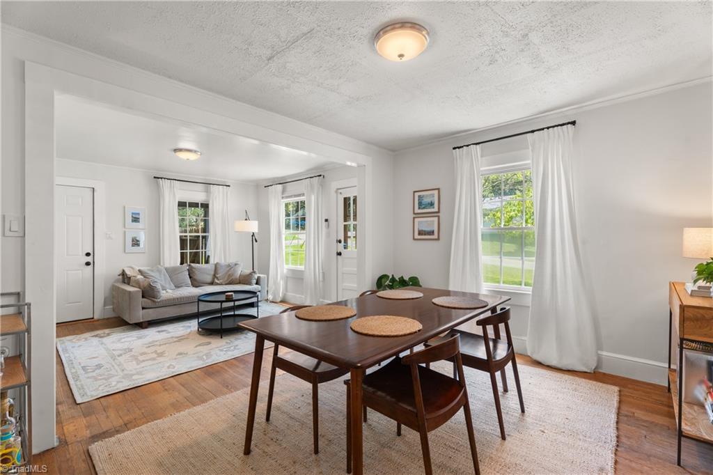 Winston-Salem, North Carolina 27104, United States, 2 Bedrooms Bedrooms, ,2 BathroomsBathrooms,Residential,Pending,160457