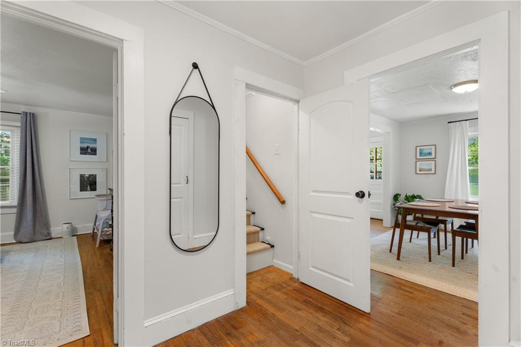 Winston-Salem, North Carolina 27104, United States, 2 Bedrooms Bedrooms, ,2 BathroomsBathrooms,Residential,Pending,160457