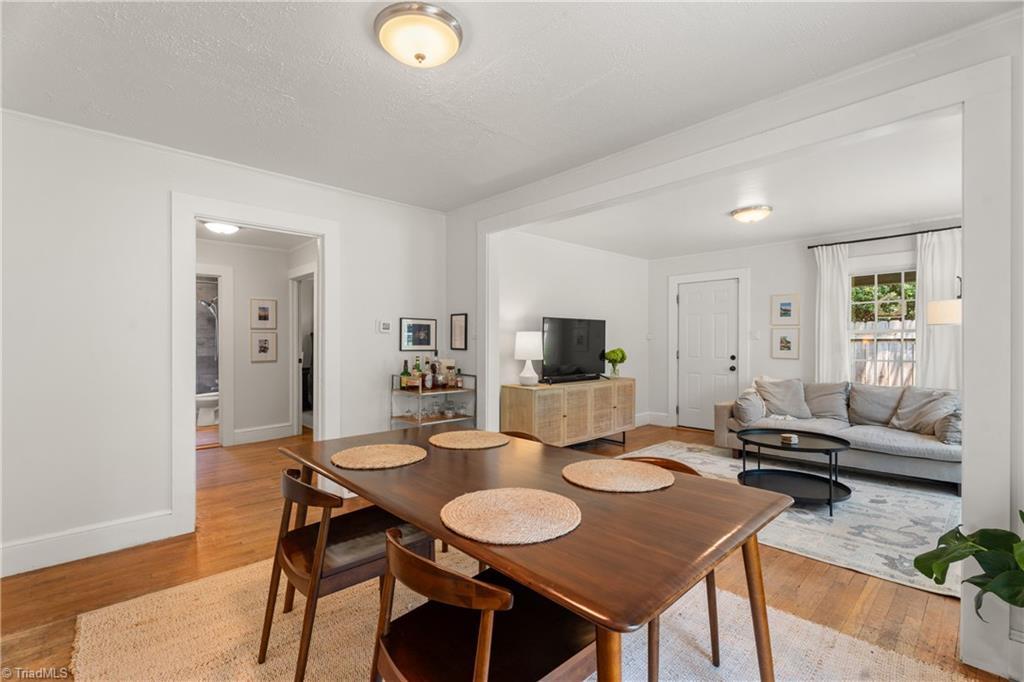 Winston-Salem, North Carolina 27104, United States, 2 Bedrooms Bedrooms, ,2 BathroomsBathrooms,Residential,Pending,160457