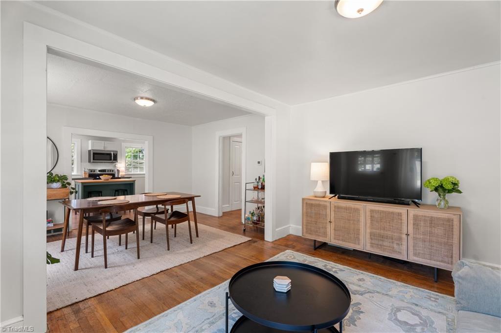 Winston-Salem, North Carolina 27104, United States, 2 Bedrooms Bedrooms, ,2 BathroomsBathrooms,Residential,Pending,160457