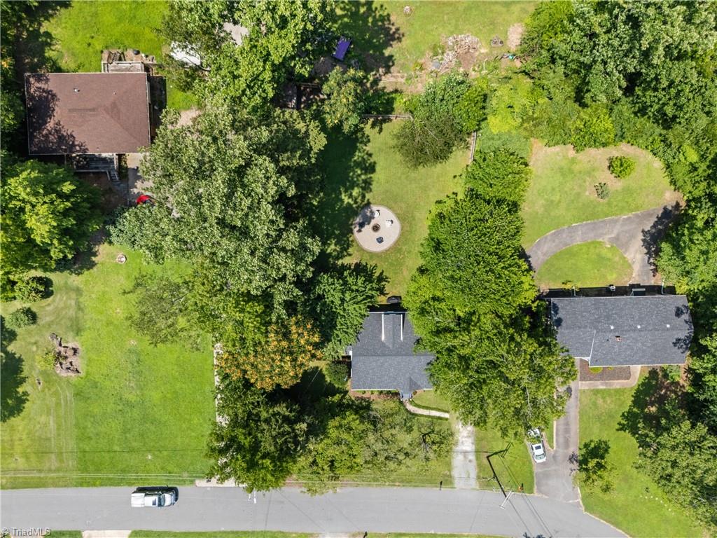 Winston-Salem, North Carolina 27104, United States, 2 Bedrooms Bedrooms, ,2 BathroomsBathrooms,Residential,Pending,160457