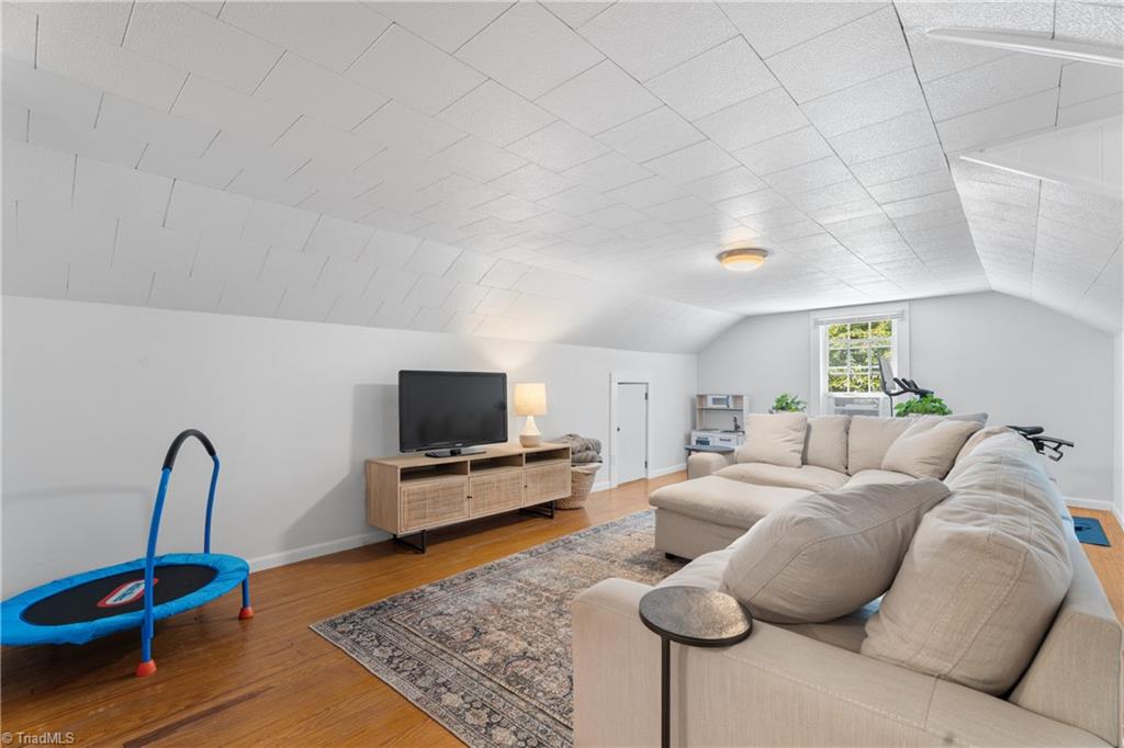 Winston-Salem, North Carolina 27104, United States, 2 Bedrooms Bedrooms, ,2 BathroomsBathrooms,Residential,Pending,160457