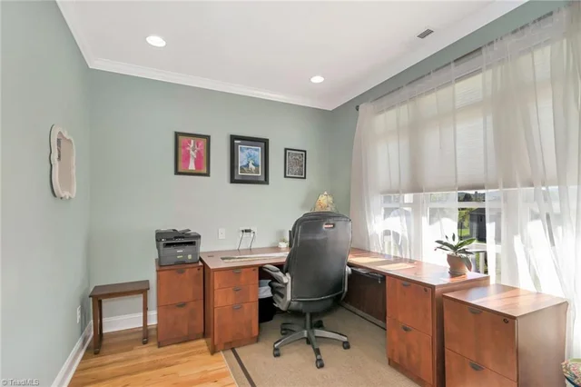 347 Peterson Pond Drive, photo 5 of 48