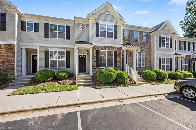 45 Ledgerstone Lane, photo 1 of 33