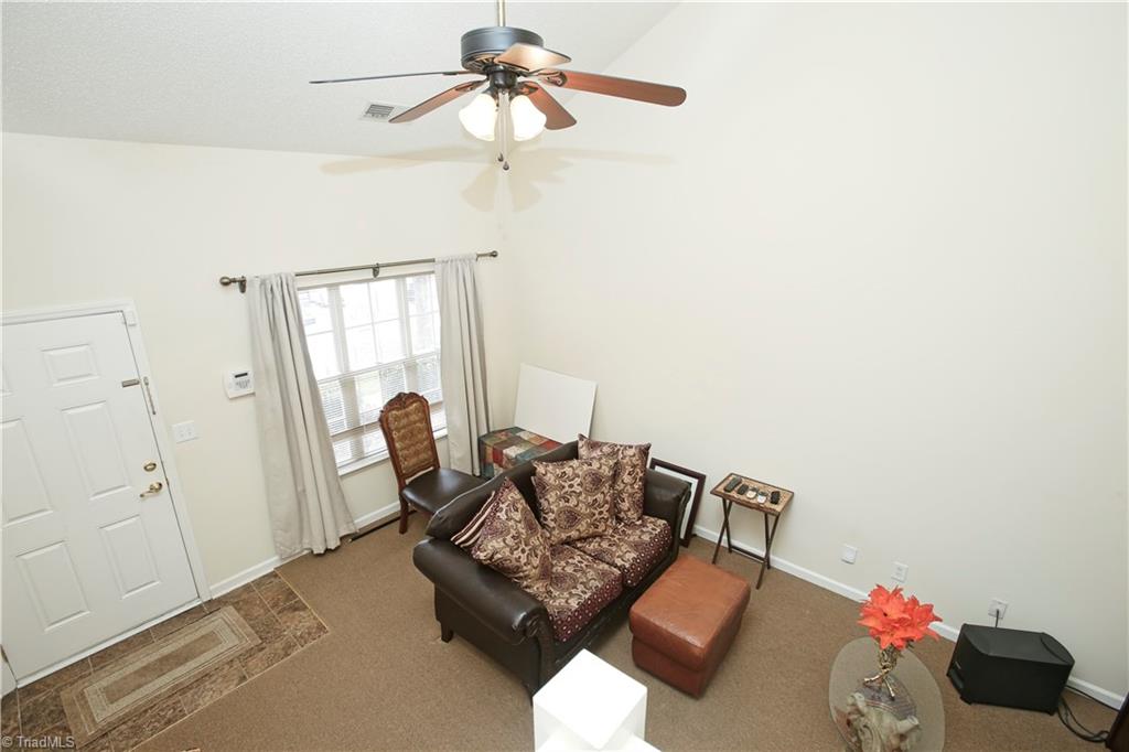 25 Tannenbaum Circle