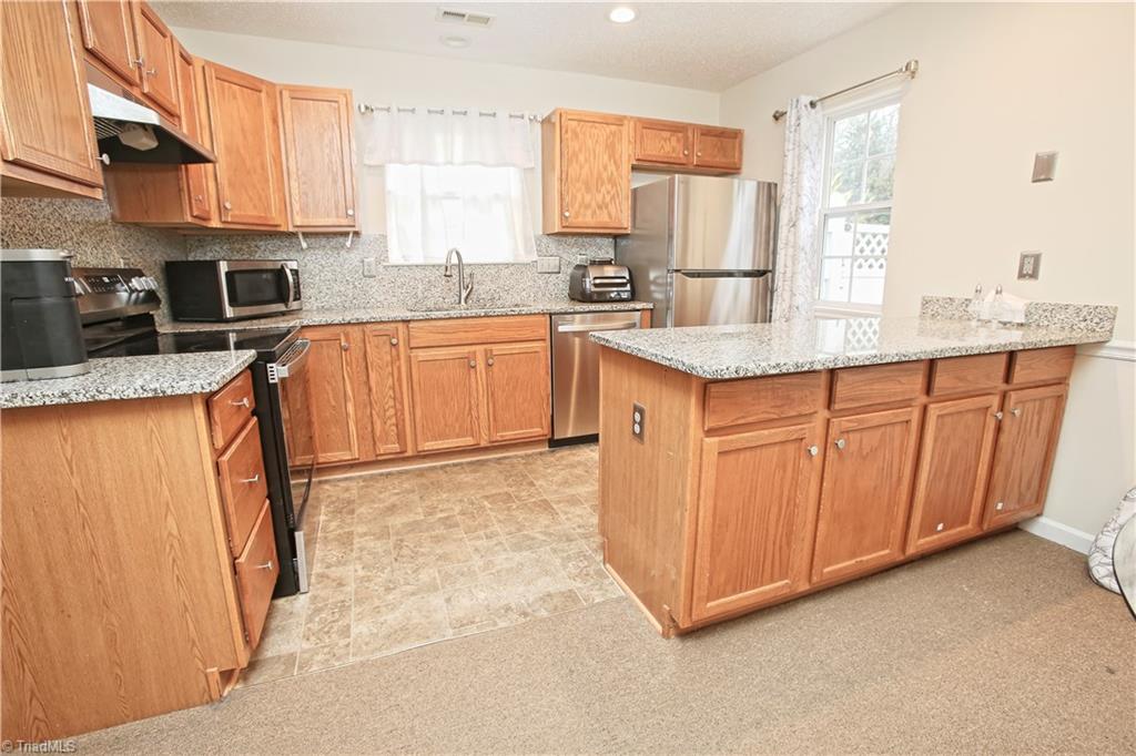 25 Tannenbaum Circle