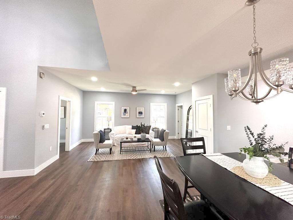 Photo 12 of 45 of 1410 W Friendly Avenue house