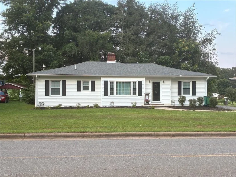 417 S Main Street, photo 1 of 24