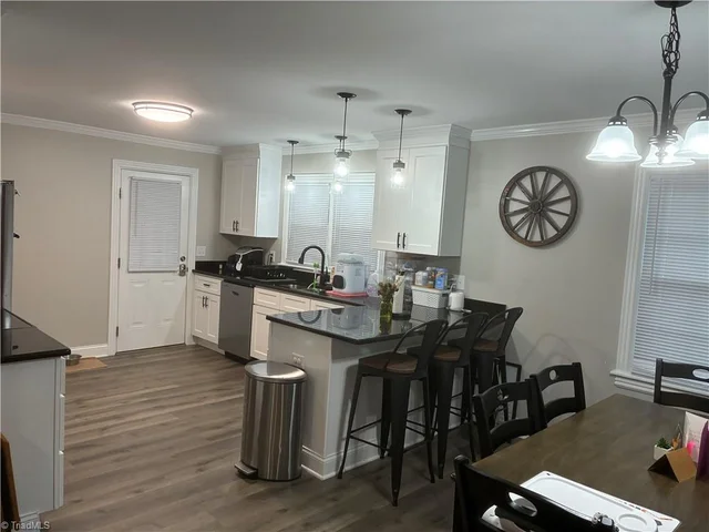 417 S Main Street, photo 5 of 24