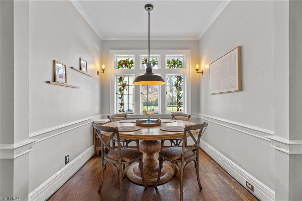 Winston-Salem, North Carolina 27104, United States, 4 Bedrooms Bedrooms, ,4 BathroomsBathrooms,Residential,Pending,91004