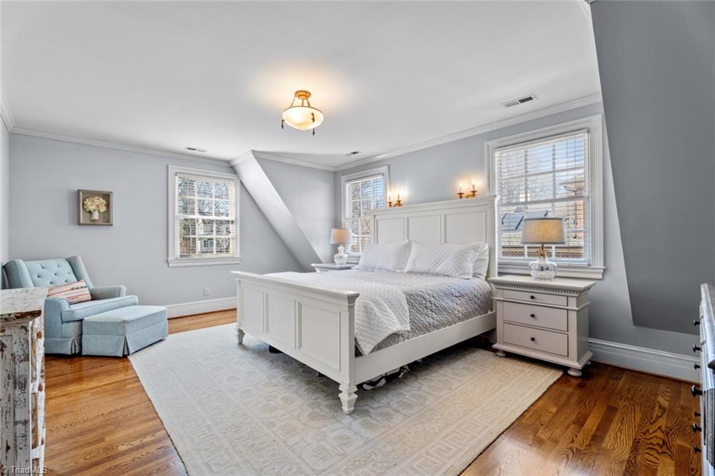 Winston-Salem, North Carolina 27104, United States, 4 Bedrooms Bedrooms, ,4 BathroomsBathrooms,Residential,Pending,91004