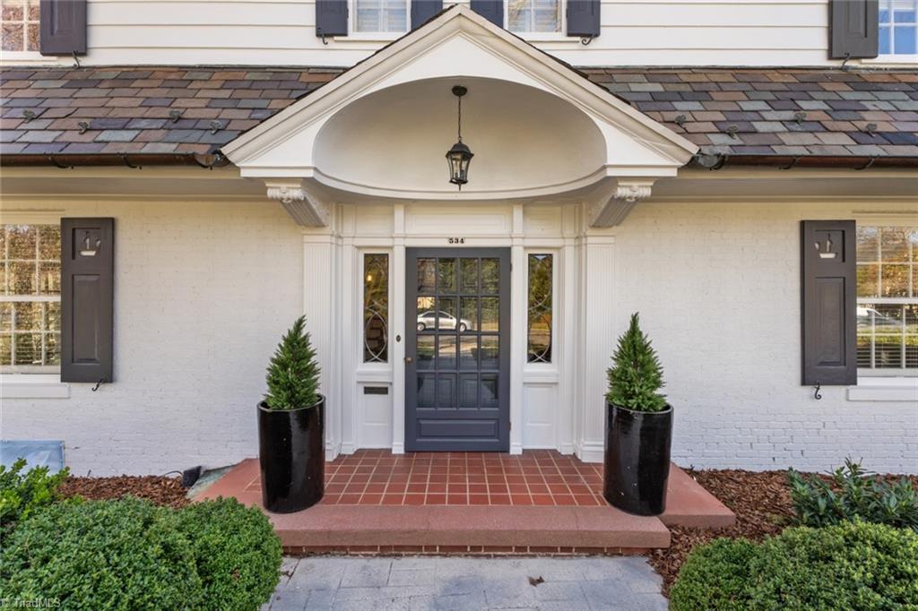 Winston-Salem, North Carolina 27104, United States, 4 Bedrooms Bedrooms, ,4 BathroomsBathrooms,Residential,Pending,91004