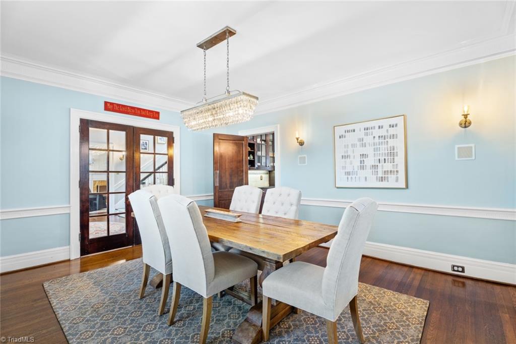 Winston-Salem, North Carolina 27104, United States, 4 Bedrooms Bedrooms, ,4 BathroomsBathrooms,Residential,Pending,91004