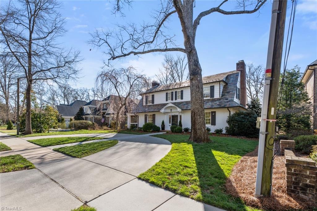 Winston-Salem, North Carolina 27104, United States, 4 Bedrooms Bedrooms, ,4 BathroomsBathrooms,Residential,Pending,91004