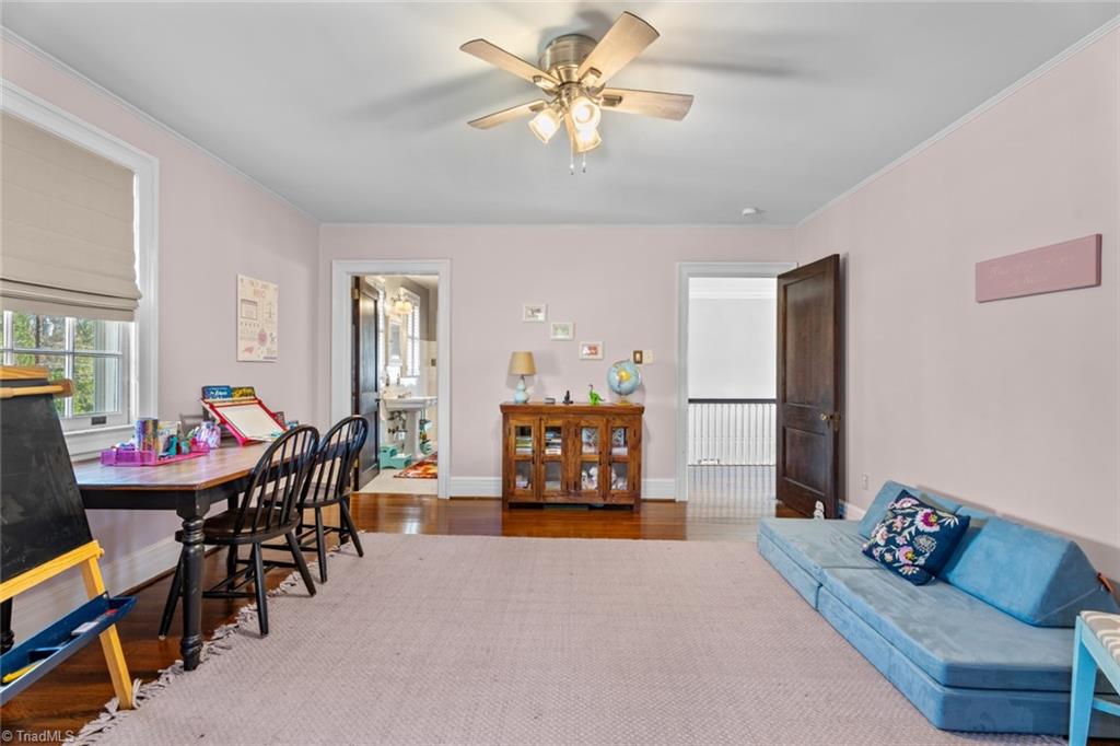 Winston-Salem, North Carolina 27104, United States, 4 Bedrooms Bedrooms, ,4 BathroomsBathrooms,Residential,Pending,91004